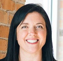 Portrait de Sophie Hartwell, responsable du service client au sein de l’équipe de support